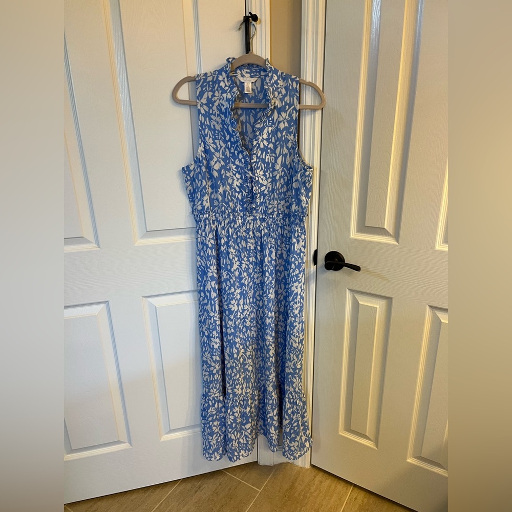 London Times Blue and White Sleeveless V-Neck Sundress
